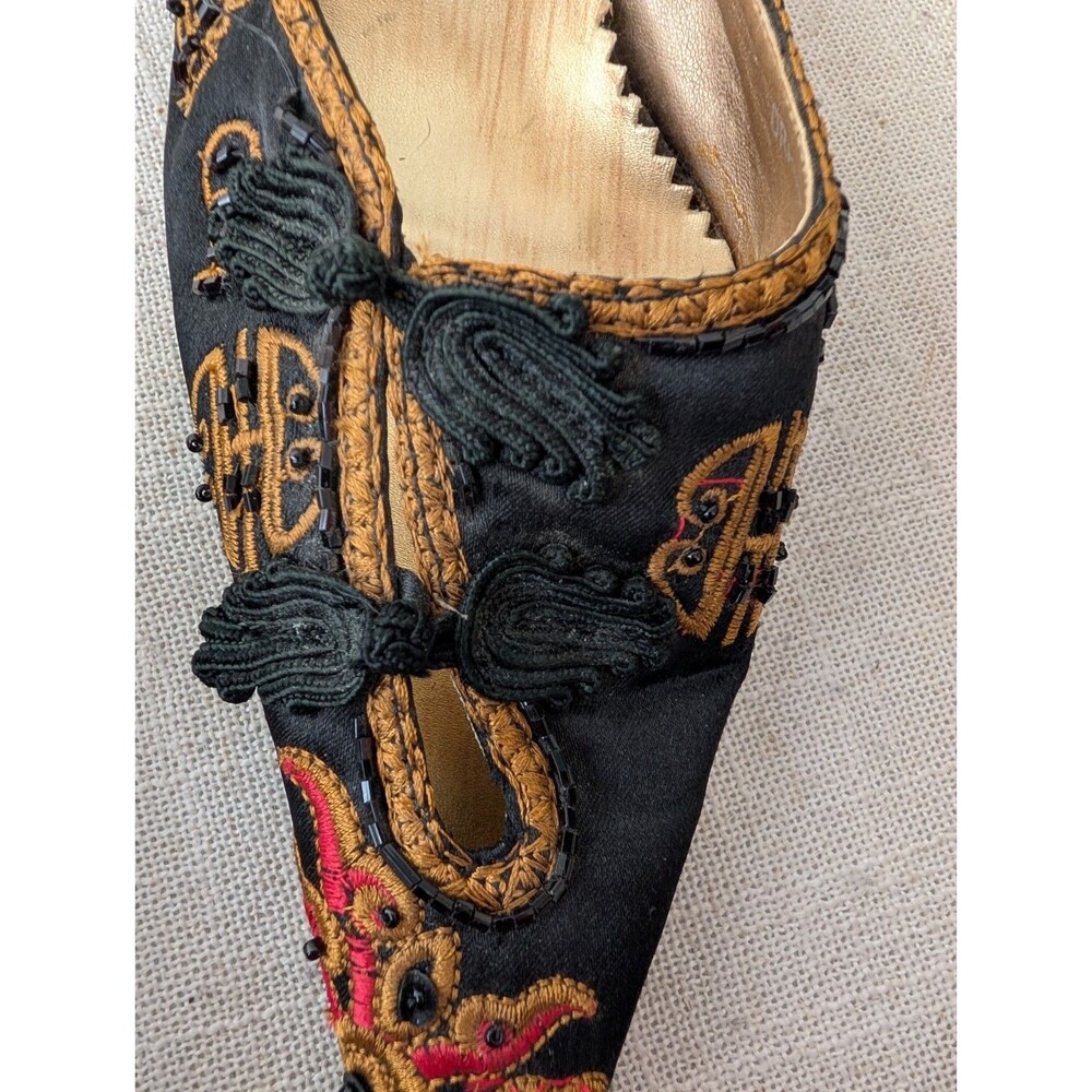 Luvshoe's Canada Ornate Embroidered Mules Shoes Size 10 - Picture 6 of 9